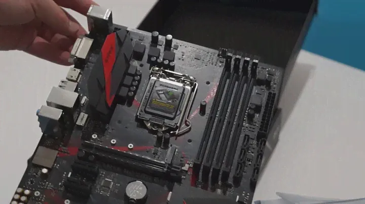 Розпакування Материнська плата Asus Strix B250G Gaming